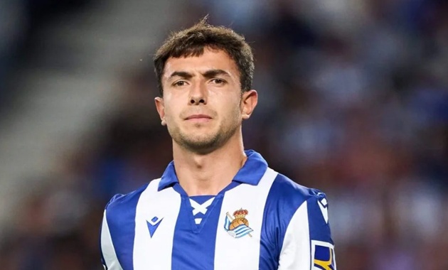 Zubimendi có mặt tại London để hoàn tất đàm phán gia nhập Arsenal_695a46b641430.jpeg