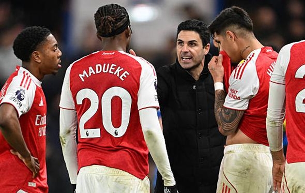 Arsenal đấu Brentford: Nỗi lo ném biên và bài toán xoay tua_6983249b0d5b3.jpeg