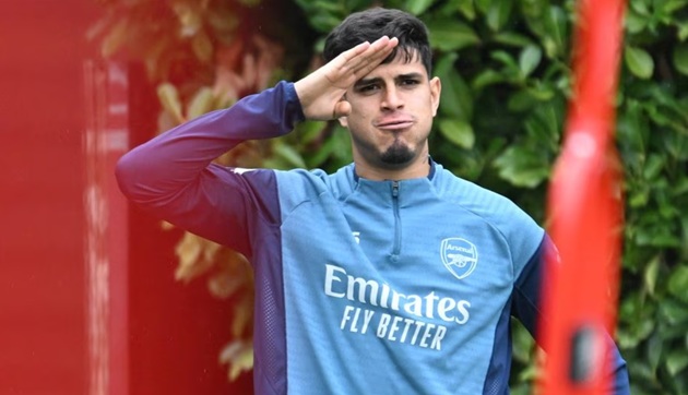 Arsenal gây chú ý khi Hincapie lần đầu đá chính ở Ngoại hạng Anh_6983271eec5c1.jpeg