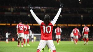 Carragher cảnh báo Odegaard nguy cơ mất vị trí sau cú hat-trick của Eze_6983267acdec5.jpeg