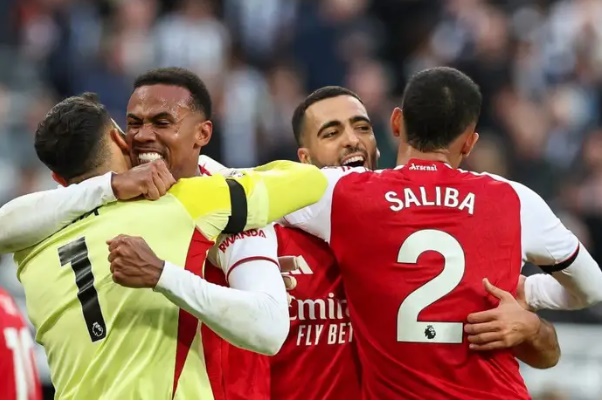 Hàng phòng ngự thép của Arsenal_69832fca1392a.jpeg