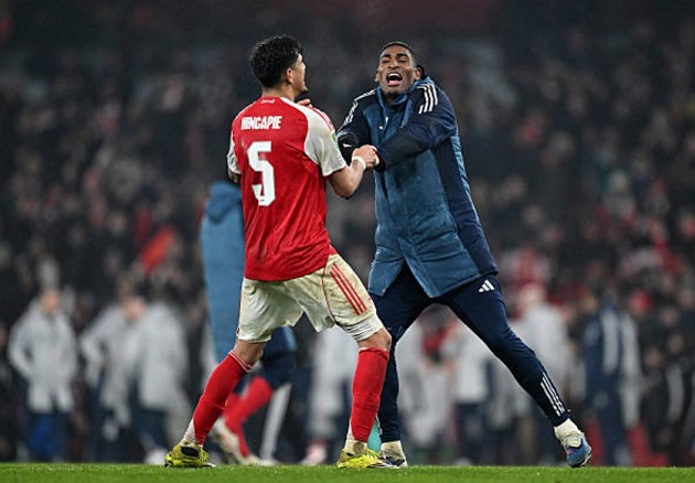 Hincapie hóa lá chắn thép đưa Arsenal tới Wembley_6983170817cea.jpeg