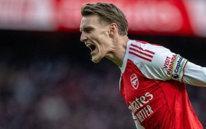 Nick Wright nêu chìa khóa làm nên bàn thắng của Odegaard trước Brighton_6983208a910af.jpeg