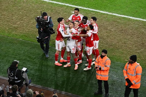 Paul Merson: Arsenal sẽ vô địch Ngoại hạng Anh dễ dàng sau chiến thắng 4-1 trước Aston Villa_69831f6750eac.jpeg