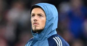 Từ trụ cột thành dự bị: Chuyện gì đang xảy ra với Ben White?_698327539c939.jpeg